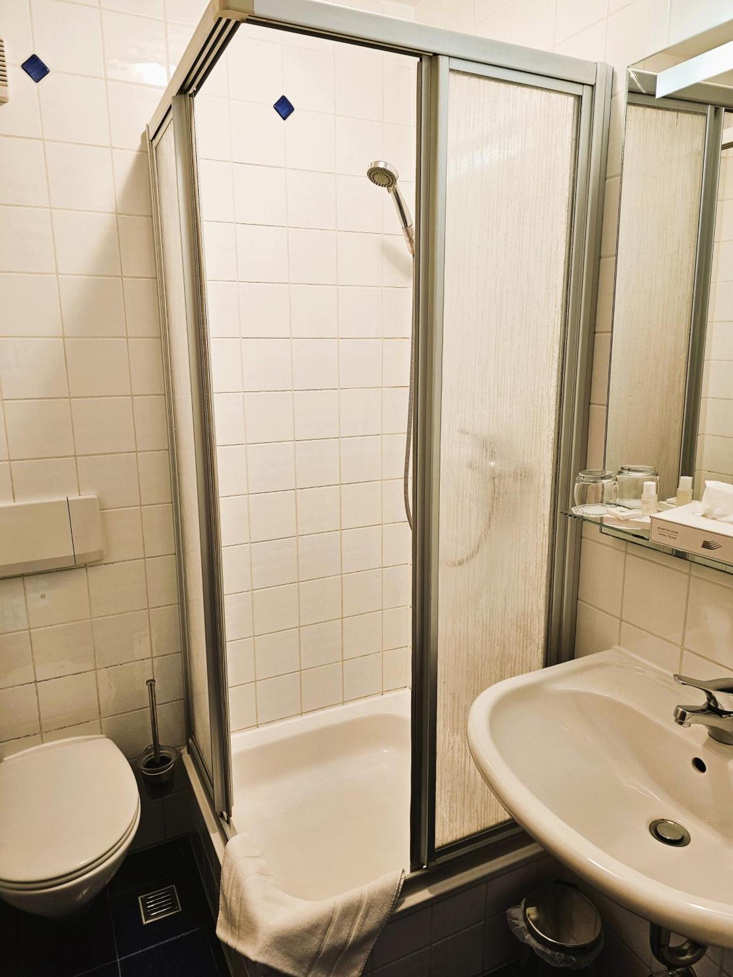 Novitel Pension Pliening - Muenchen Messe Экстерьер фото
