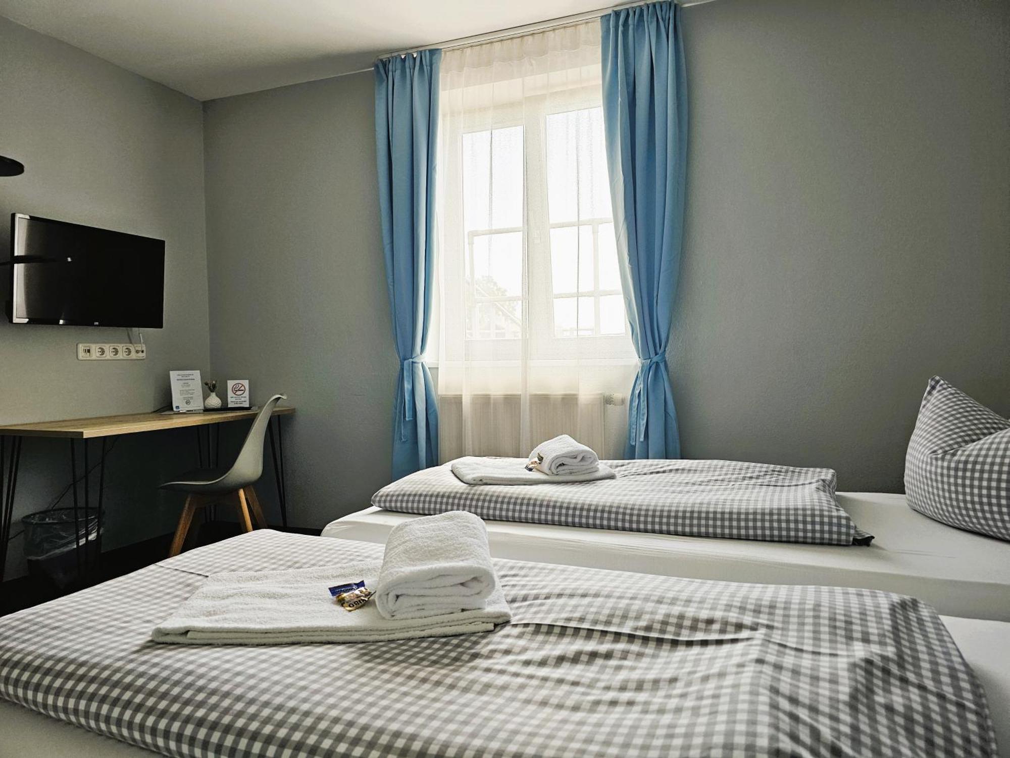 Novitel Pension Pliening - Muenchen Messe Экстерьер фото