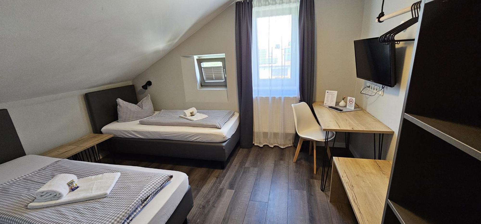 Novitel Pension Pliening - Muenchen Messe Экстерьер фото