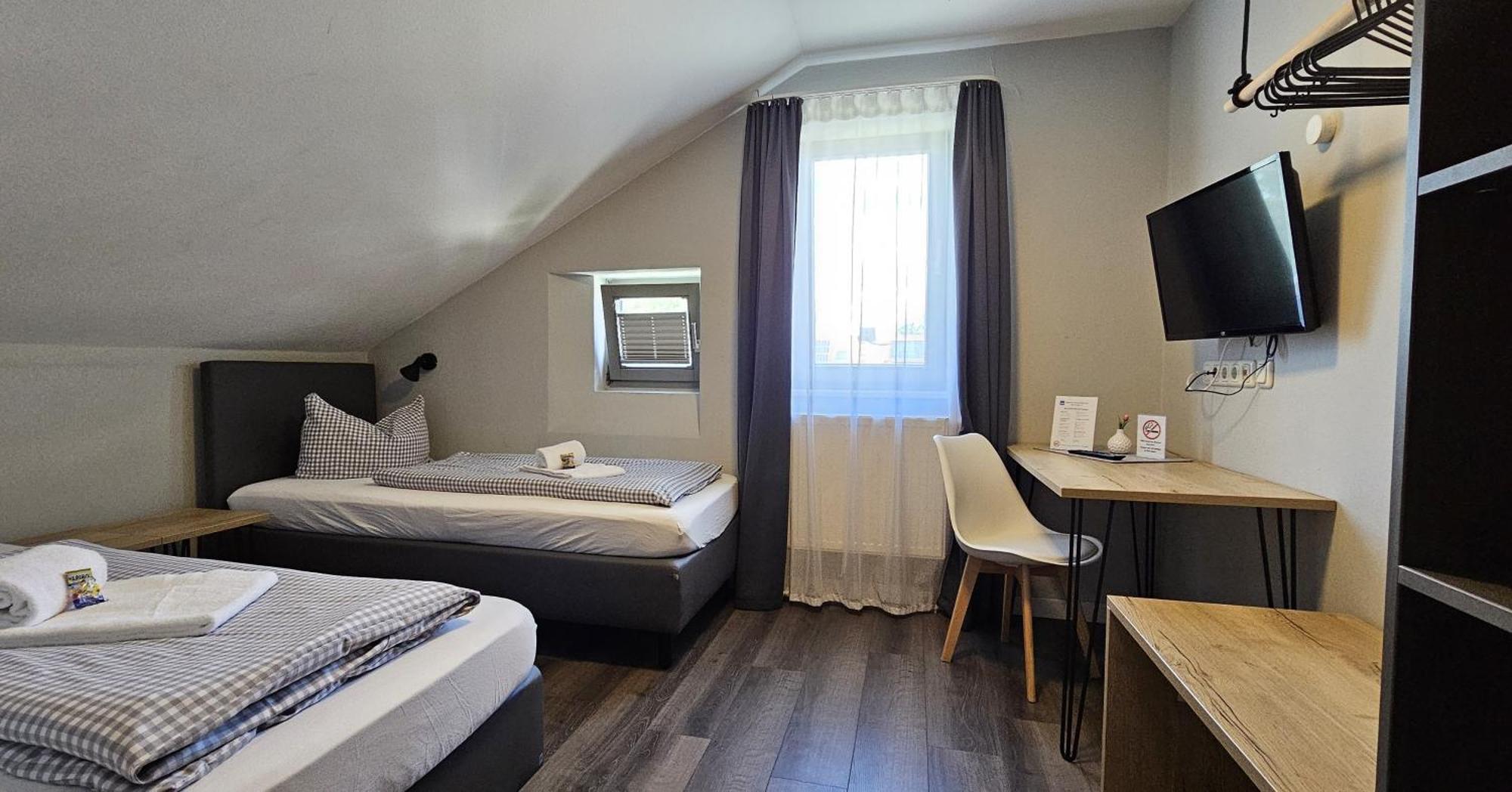 Novitel Pension Pliening - Muenchen Messe Экстерьер фото