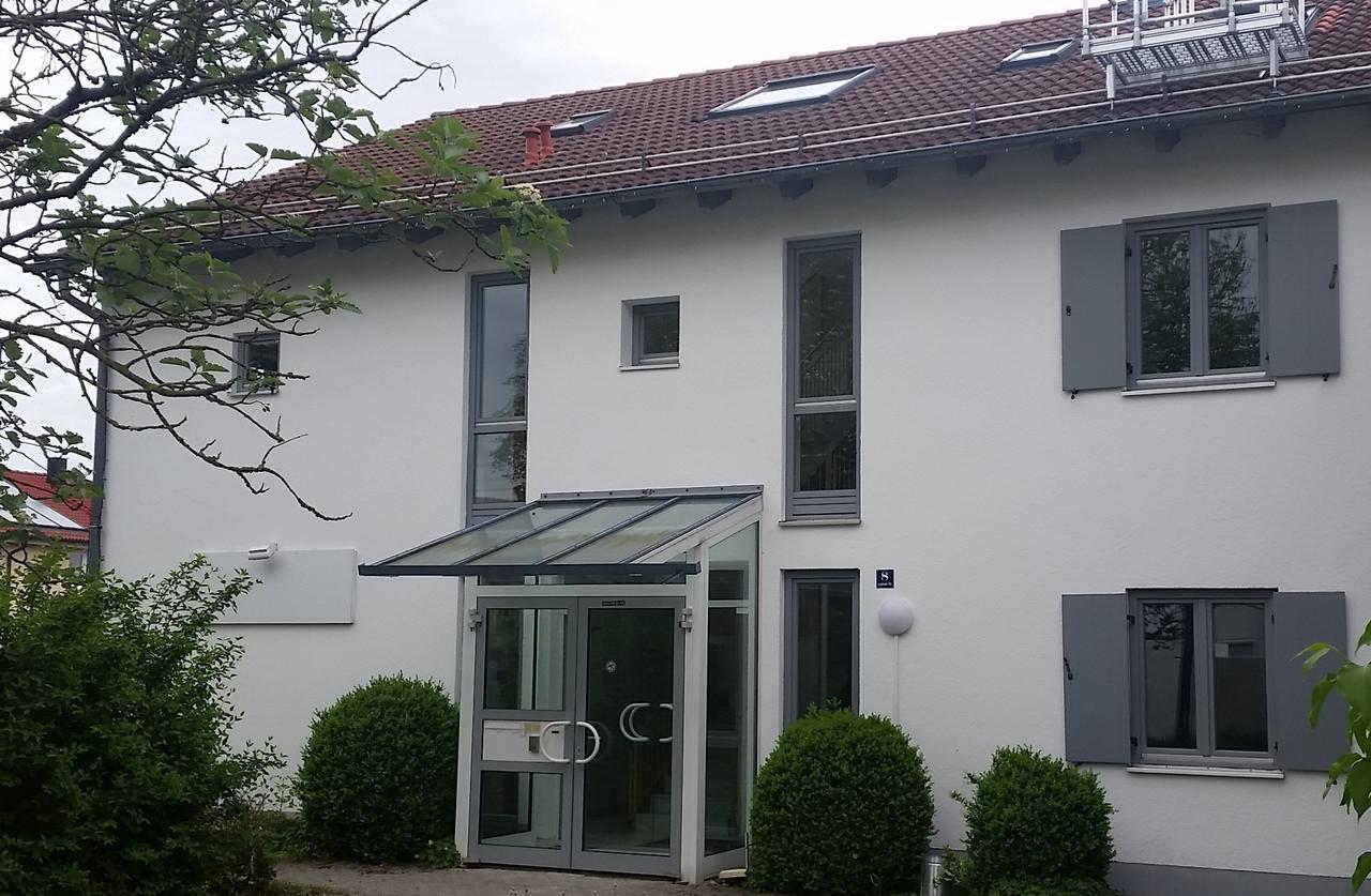 Novitel Pension Pliening - Muenchen Messe Экстерьер фото